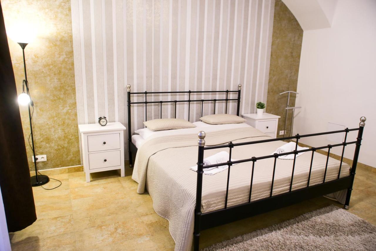 Stefania Apartment Centre Praga Zewnętrze zdjęcie