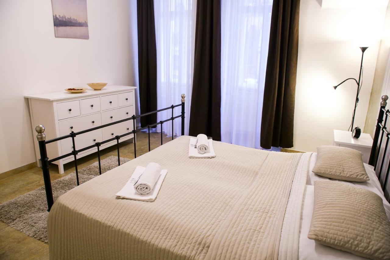 Stefania Apartment Centre Praga Zewnętrze zdjęcie