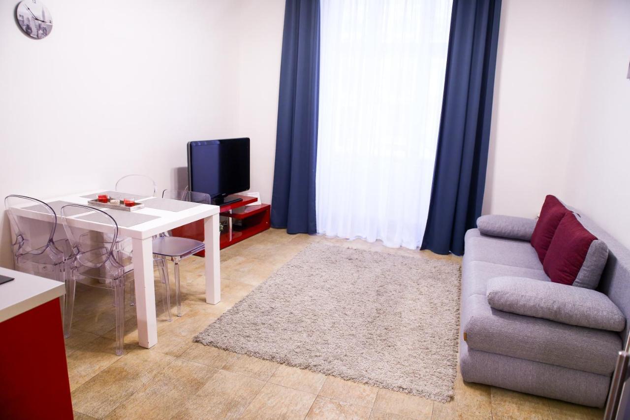 Stefania Apartment Centre Praga Zewnętrze zdjęcie